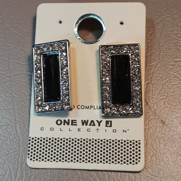 Cato black pendant statement necklace & black rectangular rhinestone earrings - Picture 8 of 10